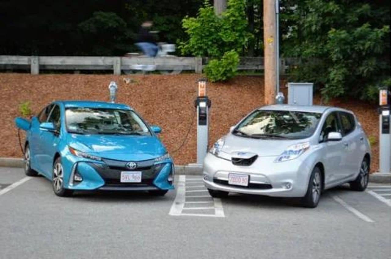 Electric Cars Or Hybrid Cars